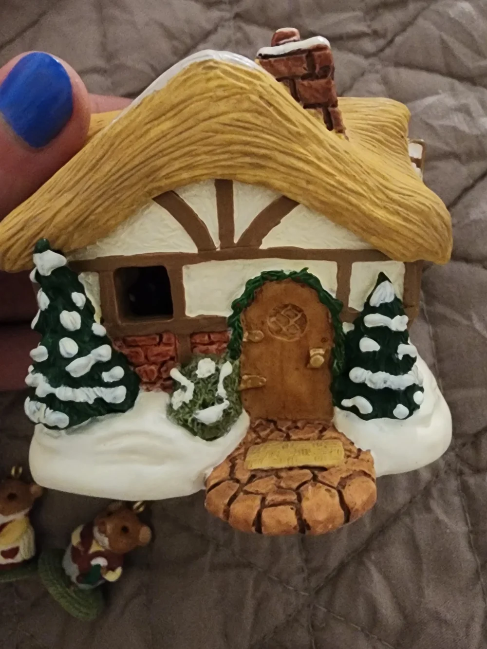 Hallmark - A Moustershire Christmas